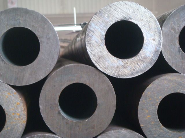 Stainless steel pipe and tube in warehouse at Federal Steel Supply