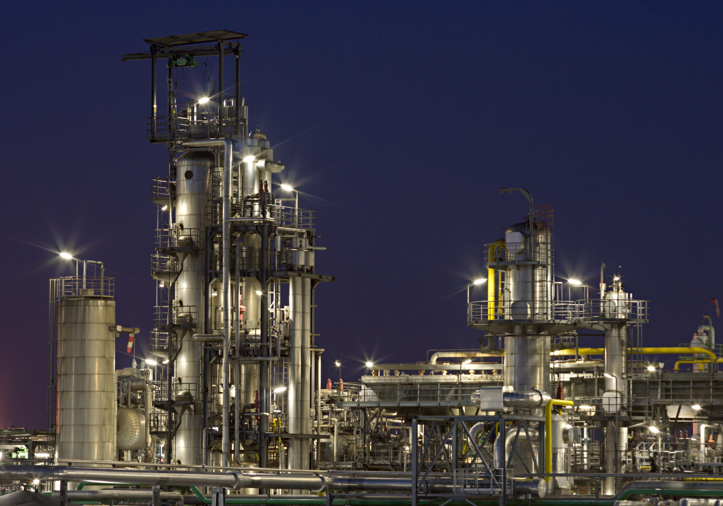 Part,Of,A,Chemical,Plant,And,Refinery,With,Night-blue,Sky.